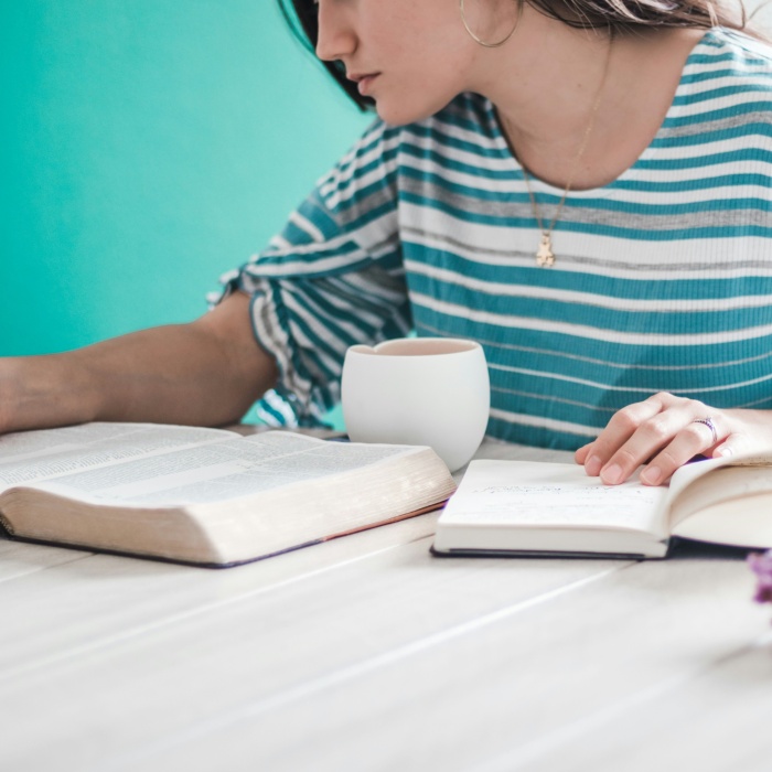Woman Studying the Bible_fa-barboza-ZnJbBmUYdps-unsplash